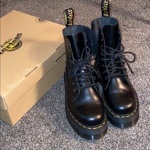 Jadon black platform dr. Martens